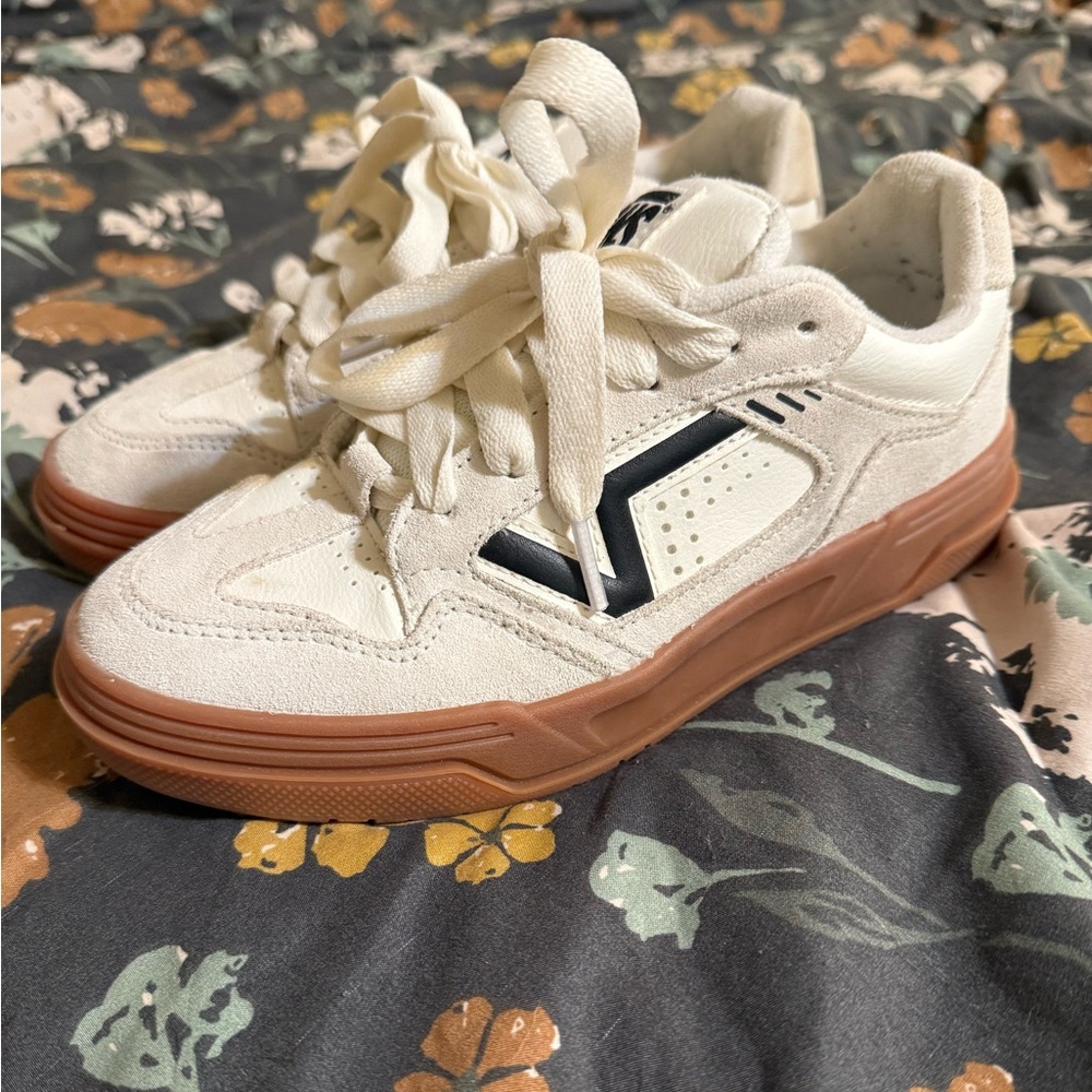 New Vans Upland Suede Shoes - Marshmallow/ Gum